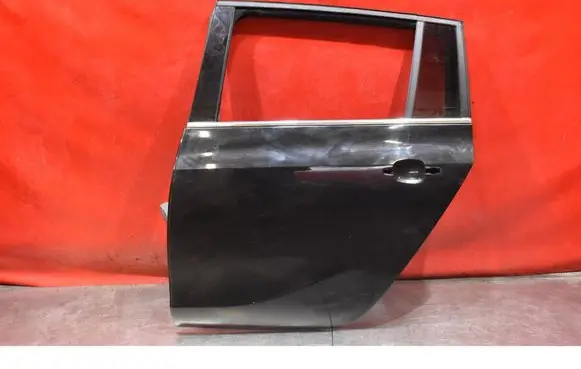 Opel Zafira C Rear door