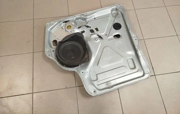 Volkswagen Multivan T5 Front door electric window regulator 7H0837730G 7EO035411A
