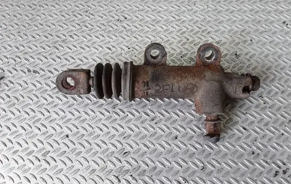 Hyundai Matrix Clutch slave cylinder 