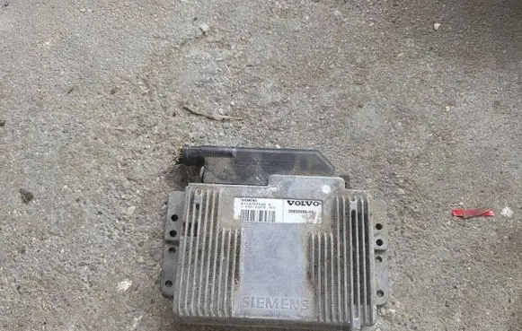 Volvo S40, V40 Engine control unit/module S113727100C