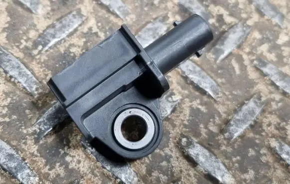 Chrysler Pacifica Airbag deployment crash/impact sensor 68245079AB