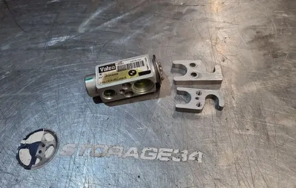 BMW 5 E39 Air conditioning (A/C) expansion valve 64118371459 R134A 641183855609