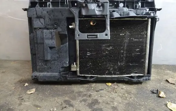 Peugeot 208 I Radiator set 
