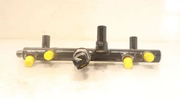 Peugeot 3008 II Fuel main line pipe