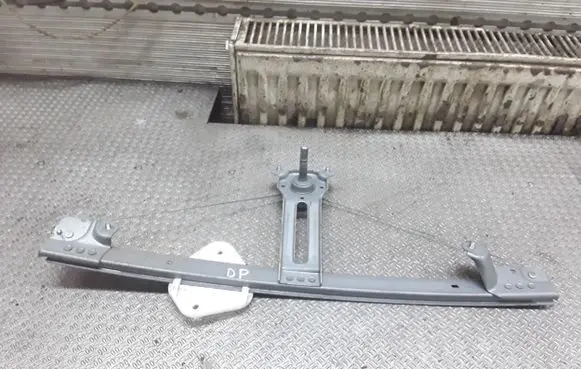 Dacia Logan I Front door manual window regulator ARM118482