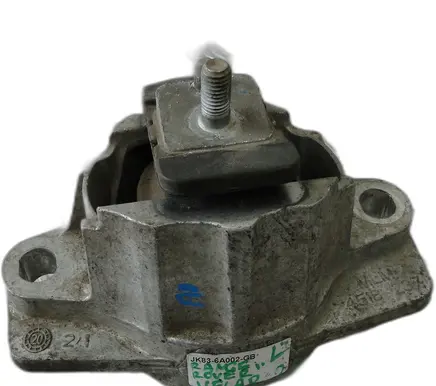 Engine mount vacuum valve