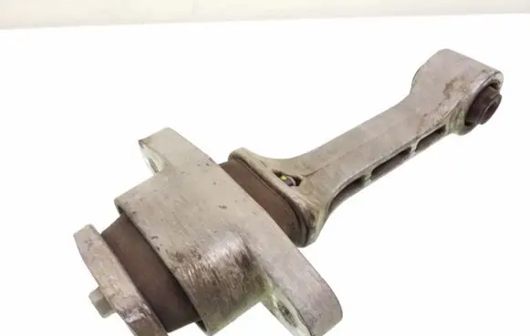 KIA Sportage Engine mount bracket 219692S000