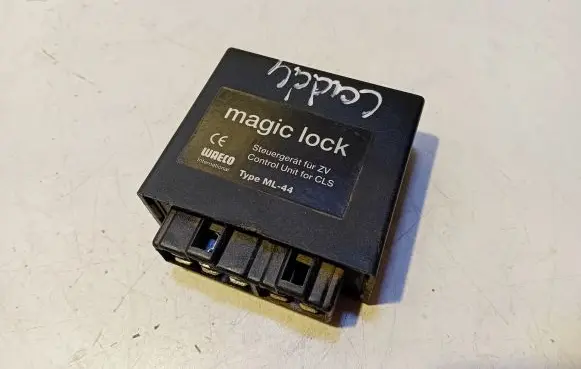 Volkswagen Caddy Door central lock control unit/module ML44