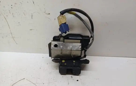 Toyota Avensis T250 Loading door lock 