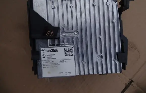 Opel Insignia B Sound amplifier 39243507
