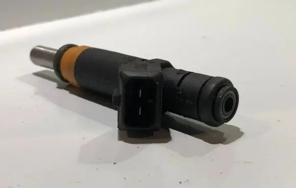 BMW 7 E65 E66 Fuel injector 7506924