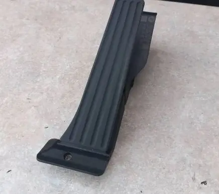 BMW 1 E81 E87 Accelerator throttle pedal 6770935 12037310 6PV00937920