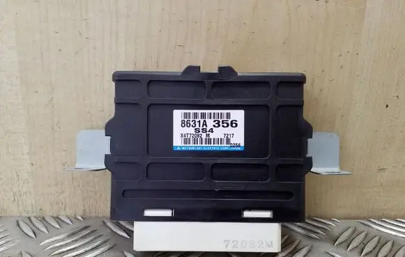 Mitsubishi Pajero Transfer box differential control unit 8631A356 X4T72082M