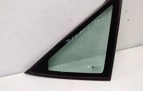 Peugeot 806 Front triangle window/glass 