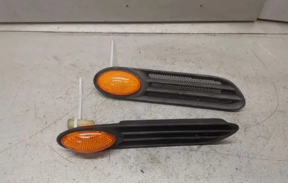 Mini One - Cooper R50 - 53 Front fender indicator light 1503560 1503561