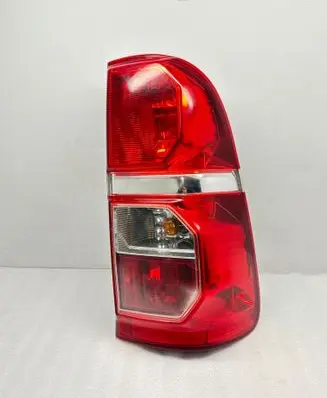 Toyota Hilux (AN10, AN20, AN30) Rear/tail lights 815500K170