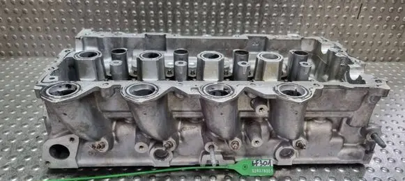 Ford Mondeo MK IV Engine head S26378301 9655911480