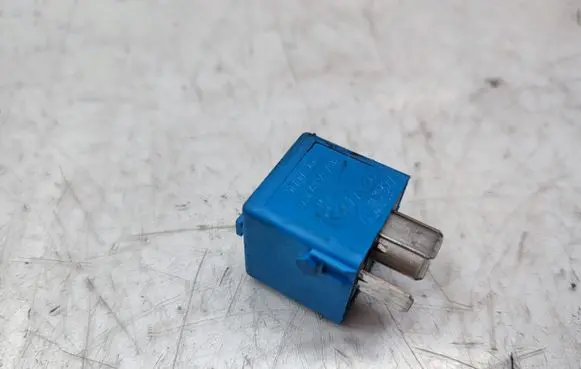 BMW X3 E83 Other relay 6915327
