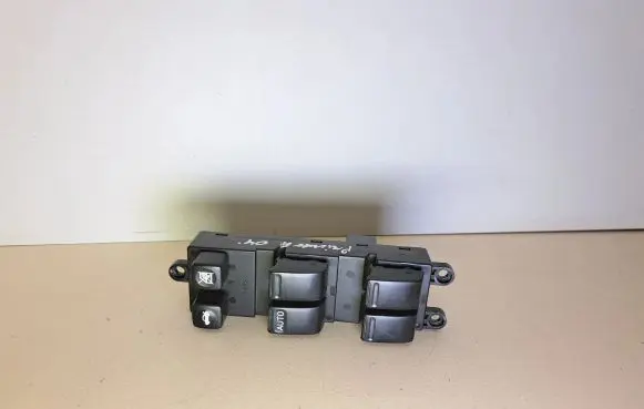 Nissan Primera Electric window control switch 25401AV640 C8DD702N 1682N1