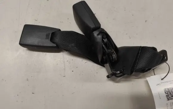 Toyota Avensis T250 Middle seatbelt buckle (rear) 120437