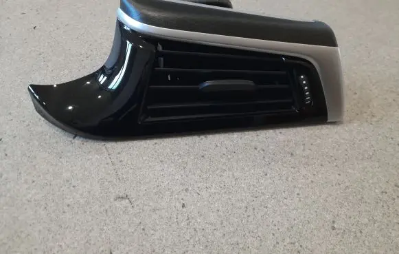 BMW 5 G30 G31 Dashboard side air vent grill/cover trim 9330858