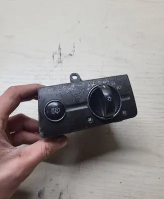 Mercedes-Benz E W211 Light switch 2115450404 04056050