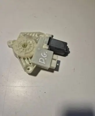Volkswagen Jetta VII Rear door window regulator motor 5Q4959812F C67814101 2205310214