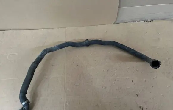 BMW 5 E60 E61 Coolant pipe/hose 