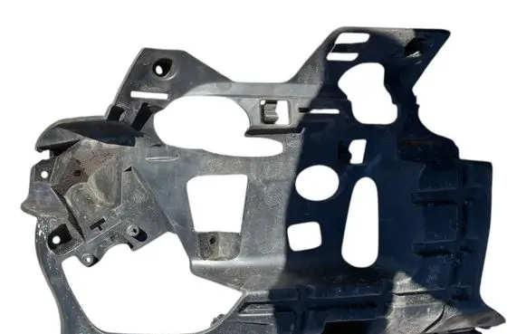 Volvo V60 Front bumper mounting bracket 31323840