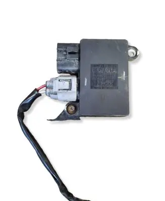 Toyota Avensis T270 Coolant fan relay 8925712020
