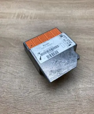 BMW 5 E39 Airbag control unit/module 8374799
