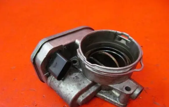 Audi A3 S3 8P Throttle body valve 038128063G