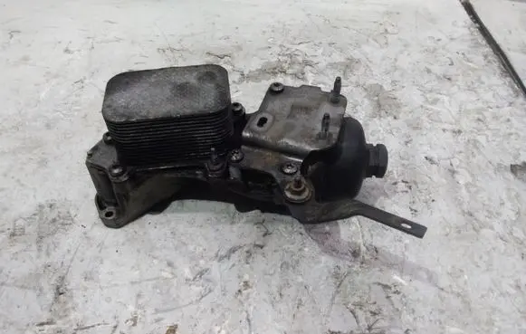 Peugeot 5008 Oil filter mounting bracket 3328312765