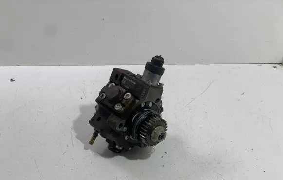 Renault Koleos I Fuel injection high pressure pump H8200690744