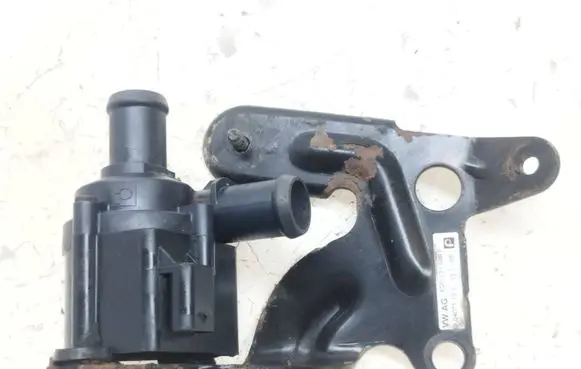 Seat Leon (5F) Electric auxiliary coolant/water pump 5Q0965561B 5Q0121599P 1582478