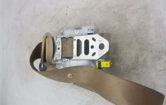 Lexus IS 220D-250-350 Front seatbelt J090331