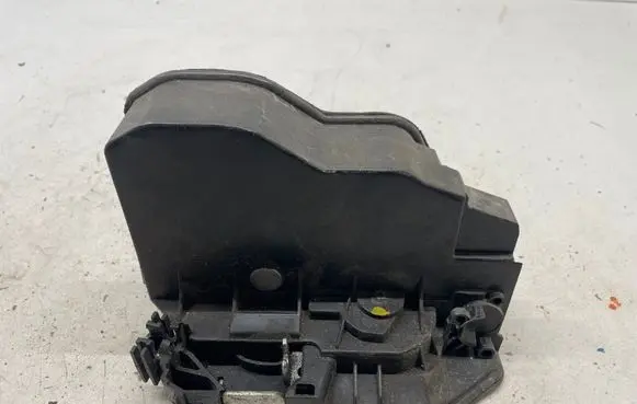 BMW 5 F10 F11 Rear door lock 7202147 7202447 A053702