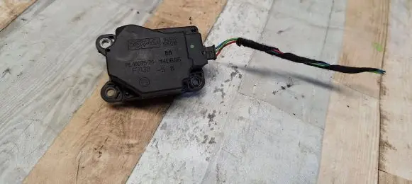 Land Rover Evoque I Air flap motor/actuator PL1607526 140606