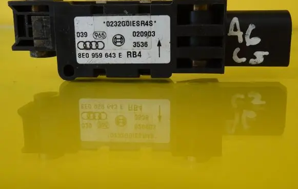 Audi A6 S6 C5 4B Airbag deployment crash/impact sensor 8E0959643E