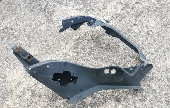 Mercedes-Benz CLS C219 Side radiator support slam panel 
