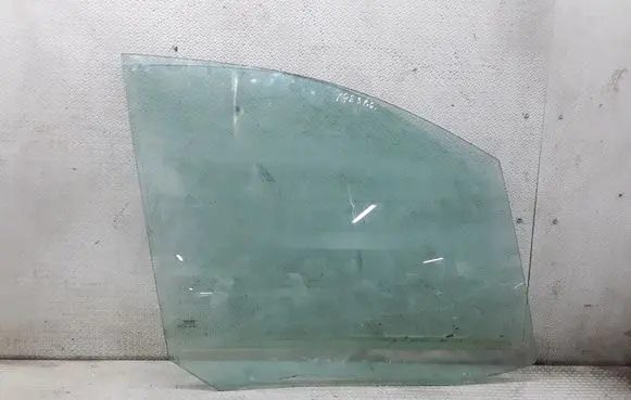 Peugeot 807 Front door window glass four-door