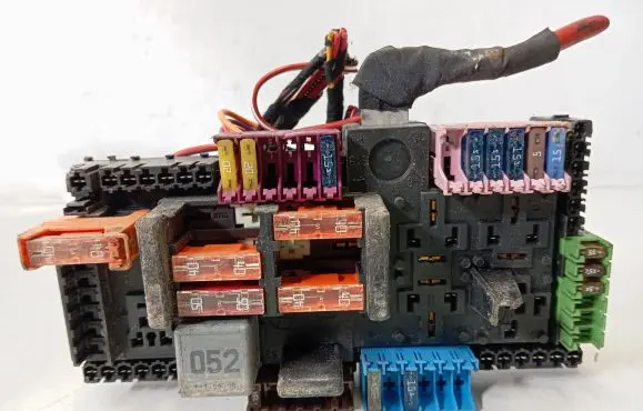 Mercedes-Benz E W213 Fuse module A2139068801
