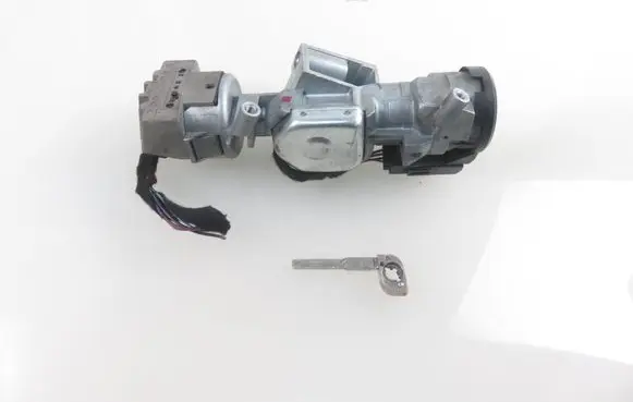 Ford S-MAX Ignition lock 3M513F880AC