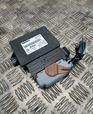 Nissan Qashqai Hand brake control module 360324BA0A A2C92013800 200000012043338