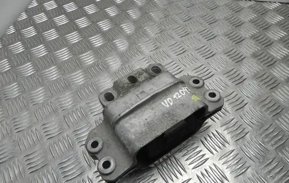 Volkswagen Golf V Engine mount bracket 1K0199555AC VD12047