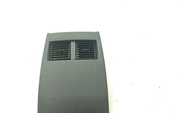 Rear air vent grill