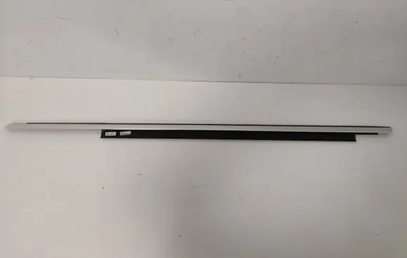 Front door glass trim molding