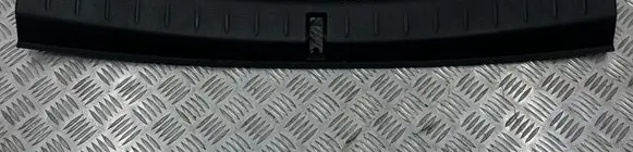 Trunk/boot sill cover protection