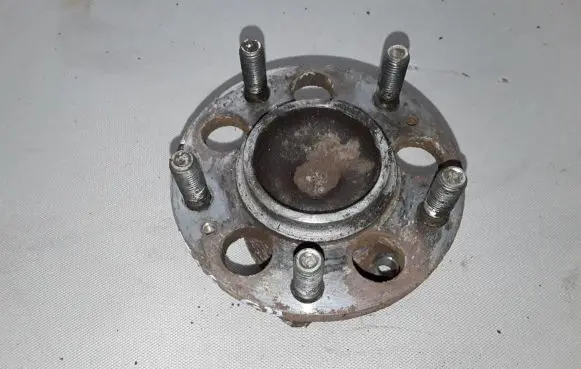 KIA Carens III Rear wheel hub 52730A4000