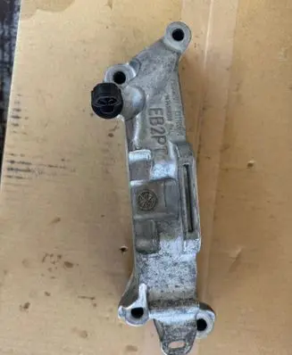 Peugeot 508 II Engine mounting bracket 9674960380